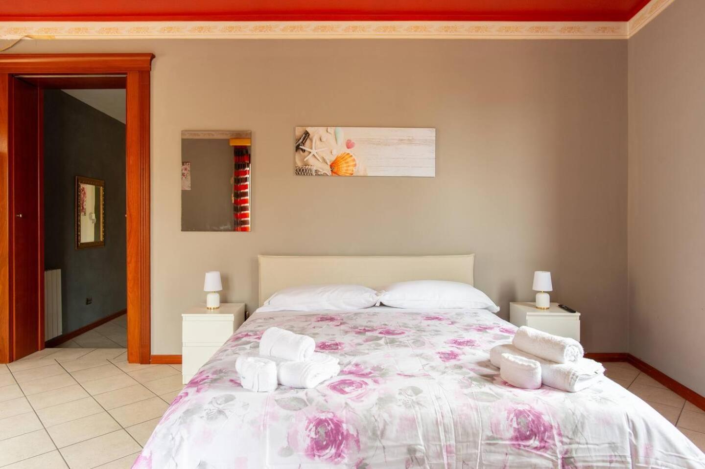 2 Apartments - Akragas Home 1 & 2 On Via Atenea City Center With View Agrigento Kültér fotó